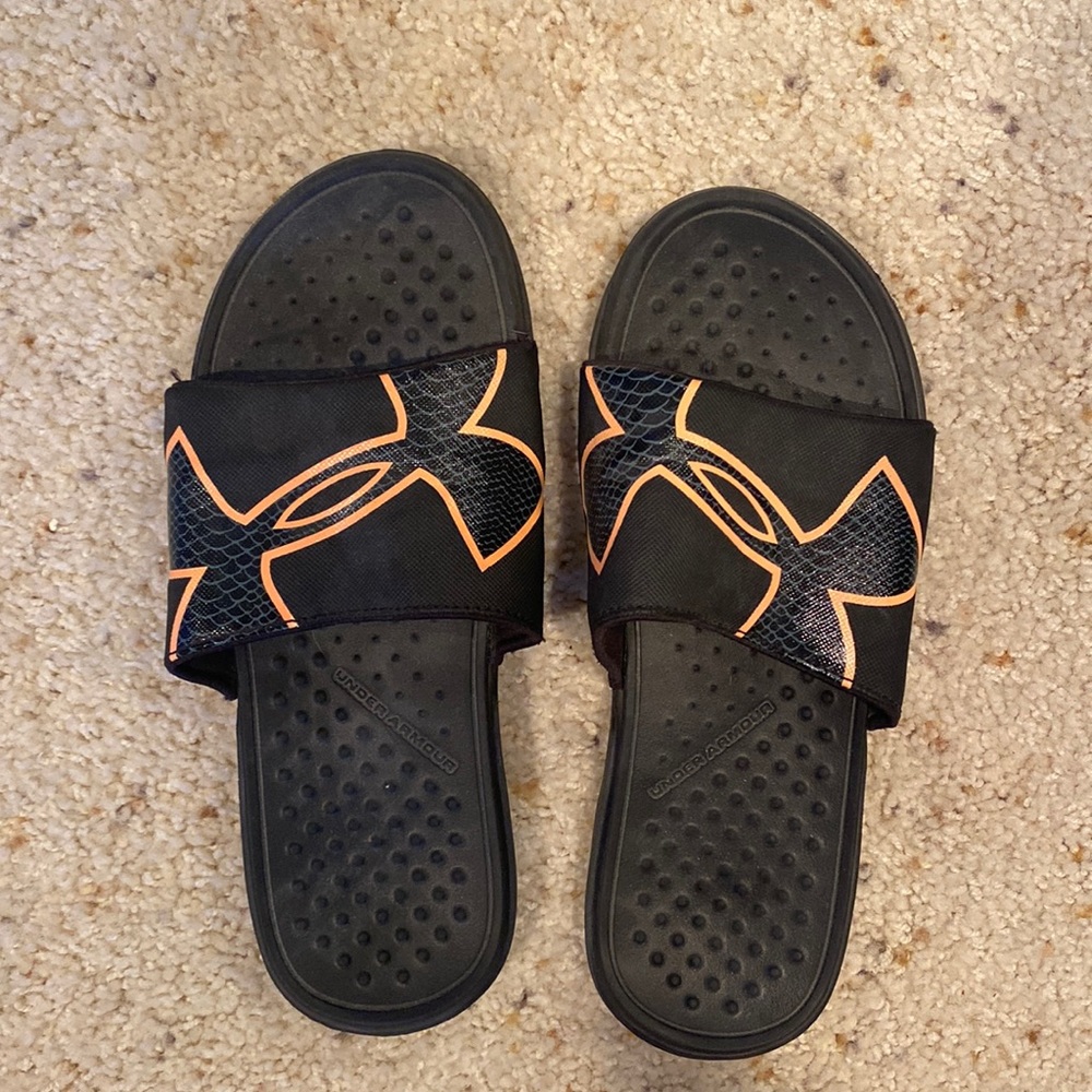 Under armor slides size 7